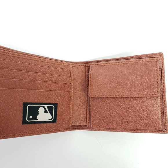 Gucci NY Yankees Edition GG Patch Wallet - Brown - Picture 5 of 8